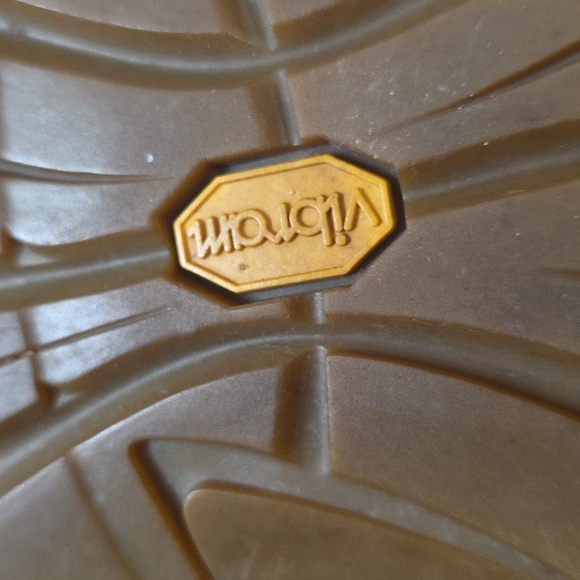 Chaco Womens Strappy Sandals Red Adjustable Buckle Outdoors Beach Sz 9? EUC READ - Picture 8 of 10